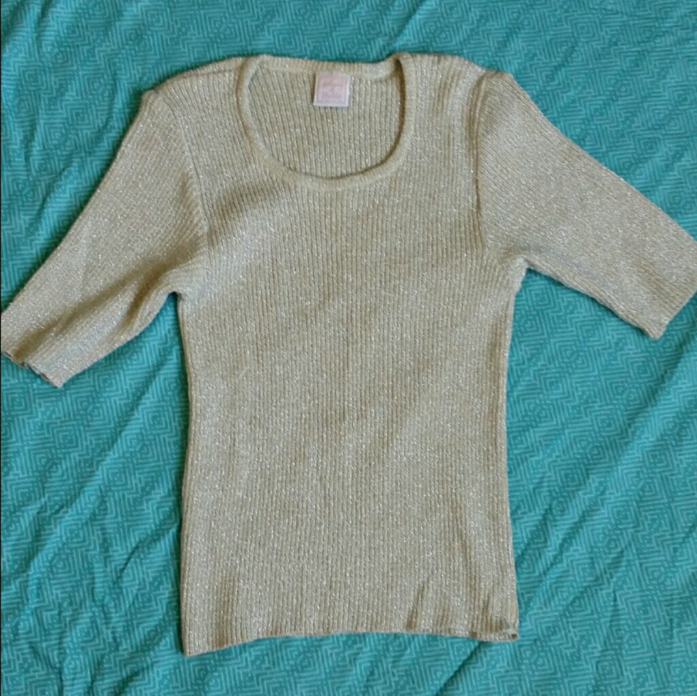 Fancy gold sparkly ribbed shirt 🌟🌟